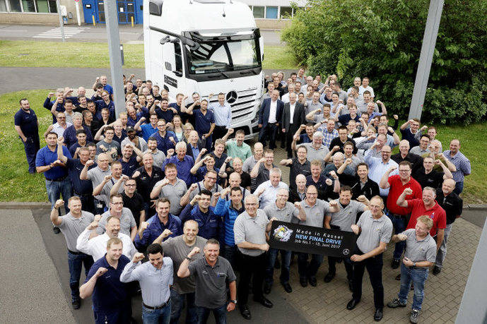 Trabajadores de la fábrica de Mercedes-Benz en Kassel.