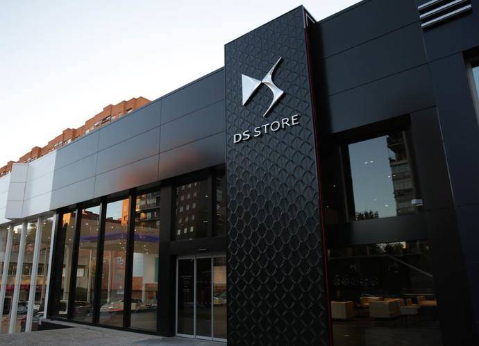 DS Automobiles inaugura el primer DS Store de España