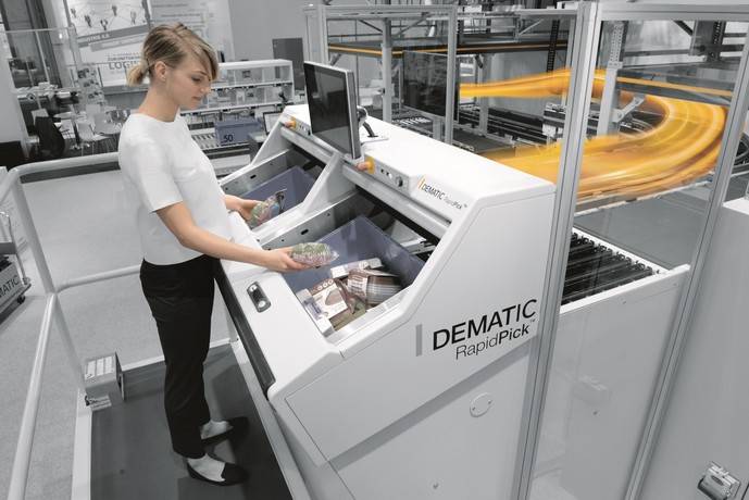 La estación de picking RapidPick XT, de Dematic, que será expuesta en Logimat 2016.