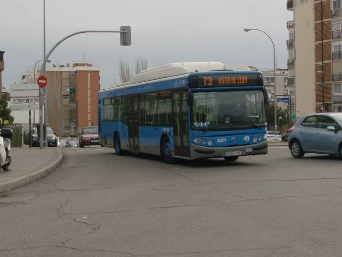 Un autobús de la Línea 73 de la EMT de Madrid, una de las que llevan al recinto de Ifema.