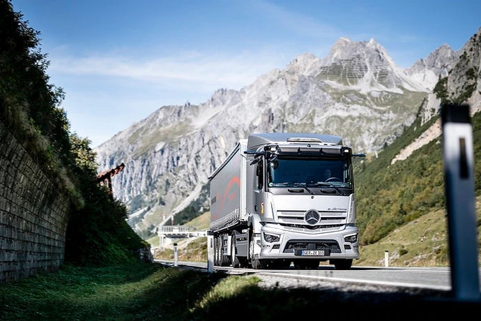 El eActros de 40 toneladas cruza el puerto de Arlberg en el Tirol