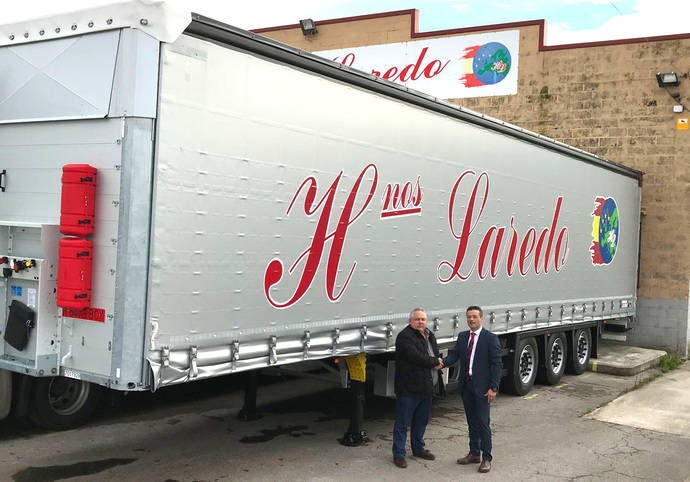 Hermanos Laredo adquiere 30 semirremolques lona S.CS de Schmitz Cargobull