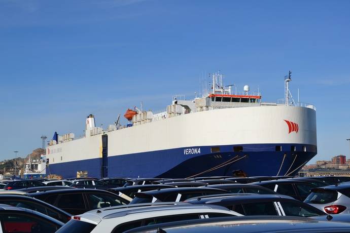 Primera escala del buque Verona en el Puerto de Santander