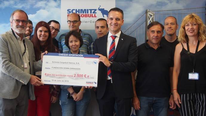 Schmitz Cargobull dona 2.500 euros a la fundación Down Zaragoza