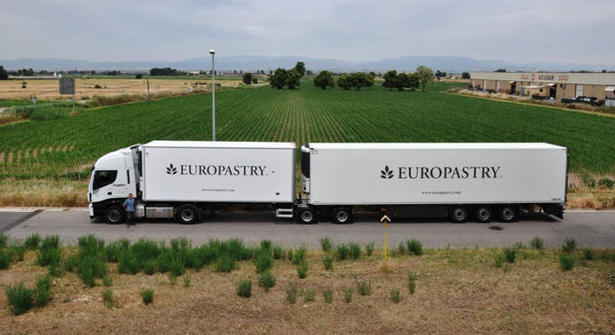 Uno de los dos nuevos megacamiones de Europastry.