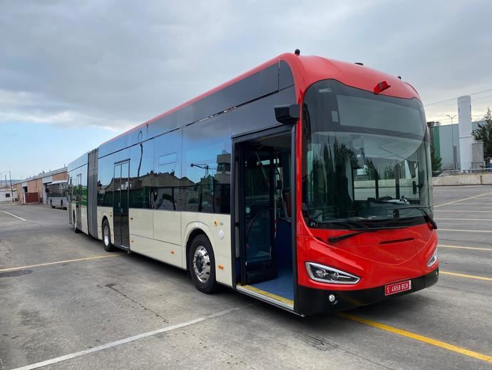 Tuvisa prueba un autobús eléctrico de 18 metros, dentro de la licitación de nuevos