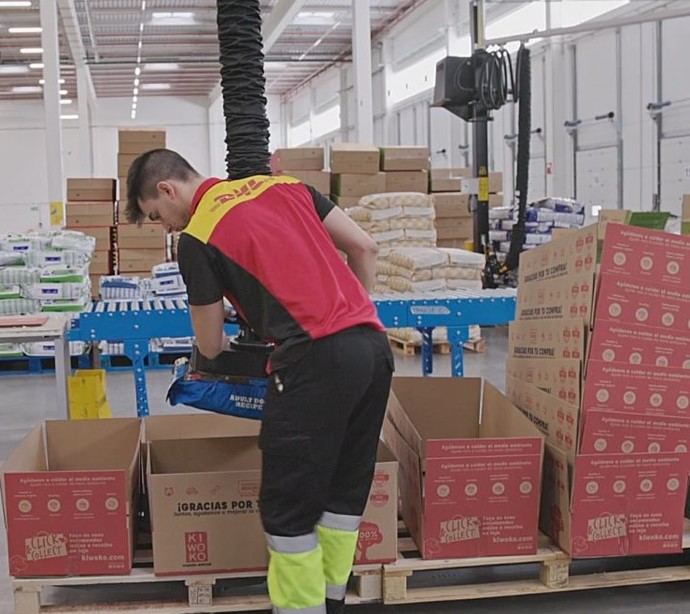 Nuevos robots y estaciones automatizadas en las instalaciones de DHL Supply Chain