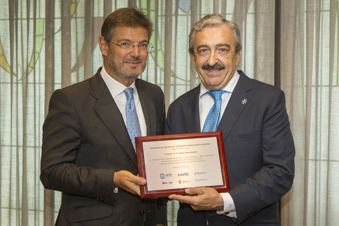 Almuerzo homenaje del sector del transporte público por carretera a Andrés Ayala