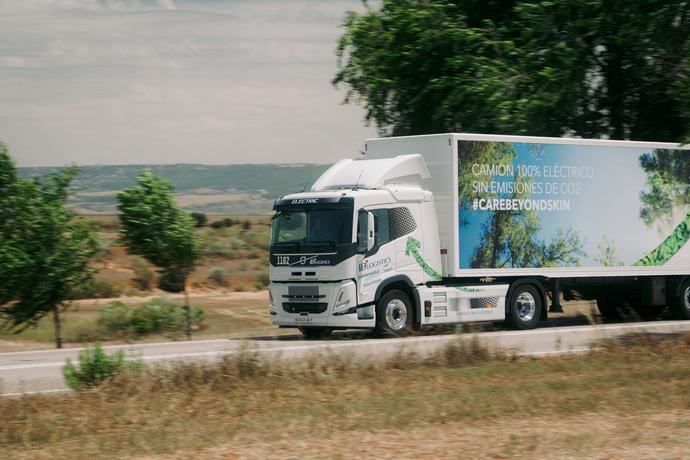 Beiersdorf e ID Logistics un tráiler 100% eléctrico a su flota