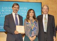 Miguel Martinez de Lizarrondo de ACTE, Miriam Pinto CEOE y Francisco Belil Fundación Bertelsman.