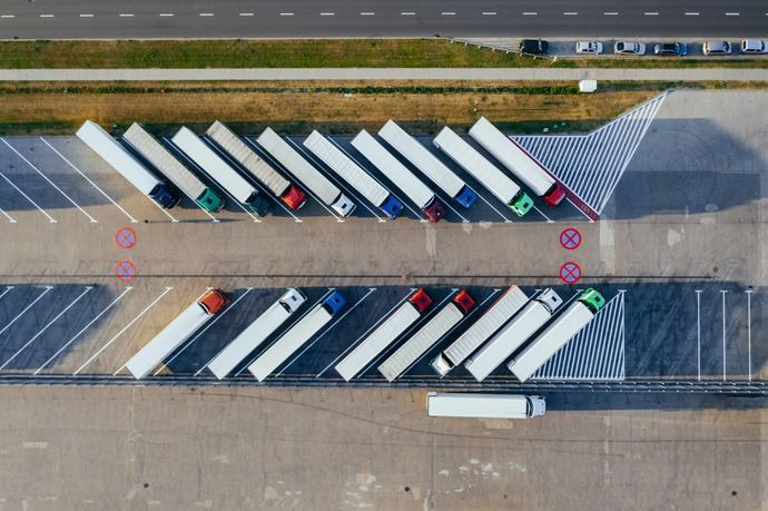 FVET: "La mitad de los transportistas valencianos sigue cobrando tarde"