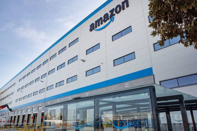 El nuevo centro logístico robotizado de Amazon, en Dos Hermanas