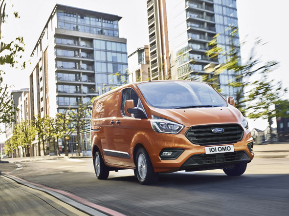 La nueva Ford Transit Custom es más elegante y práctica