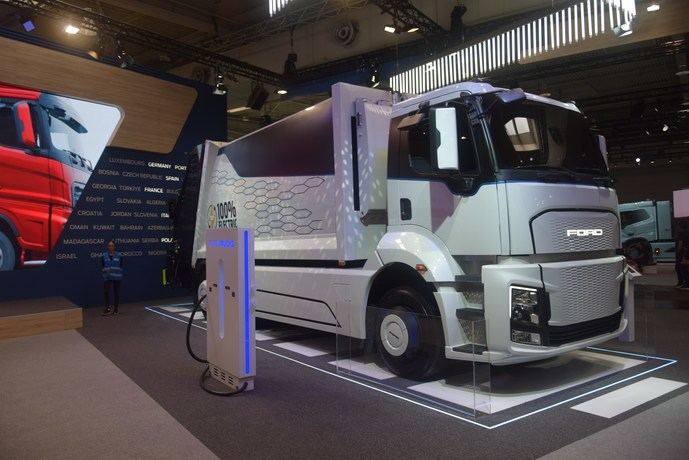 Ford Trucks presenta un camión 100% eléctrico y su objetivo para 2030