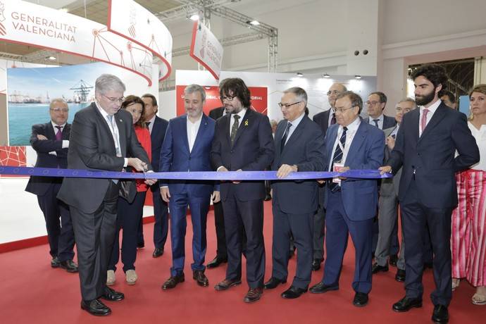 Acto del corte de cinta en la inauguración del SIL 2018.