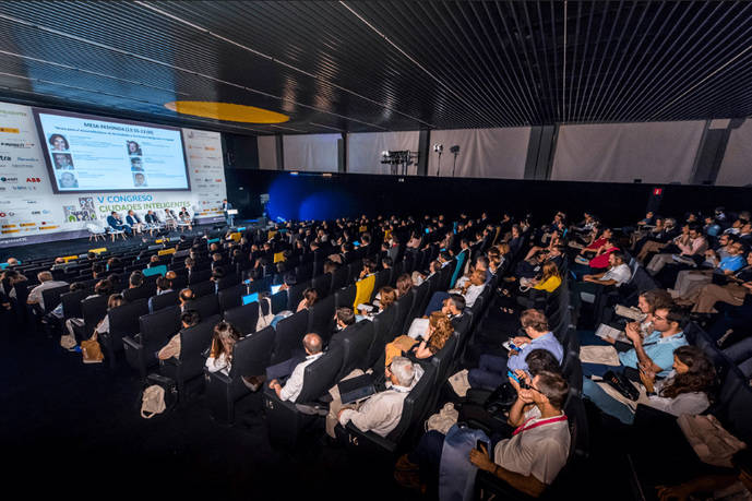 El V Congreso Ciudades Inteligentes contó con cerca de 500 asistentes en el Espacio La Nave de Madrid.
