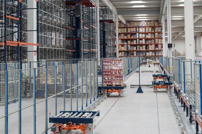 Foto del interior de la plataforma logística de Luís Simões en Cabanillas del Campo.