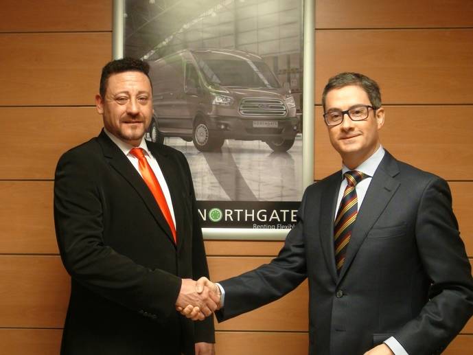 Iván Miranda, presidente de la Asociación de Transporte Autónomo de Cantabria y Fermín González, gerente de Northgate Cantabria.