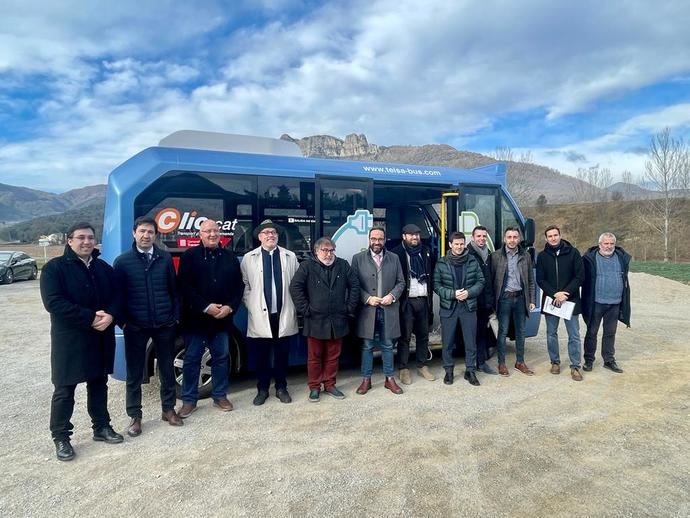 La Generalitat y Teisa presentan el primer autobús 100% eléctrico a la demanda