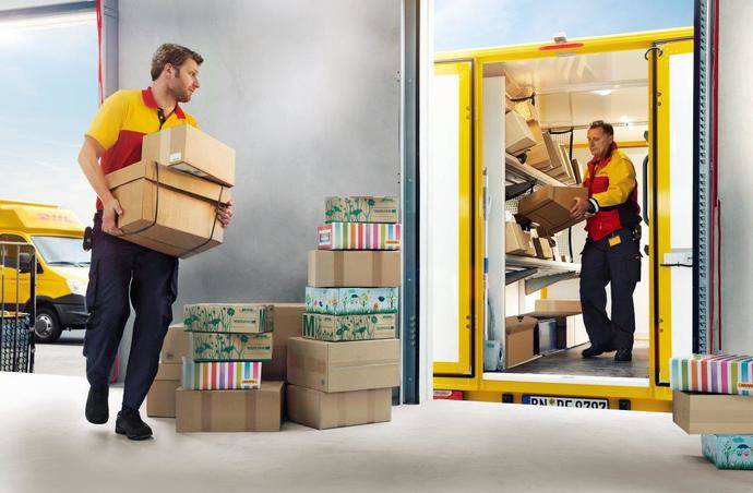 DHL Parcel reparte envíos B2C internacionales en España y Portugal