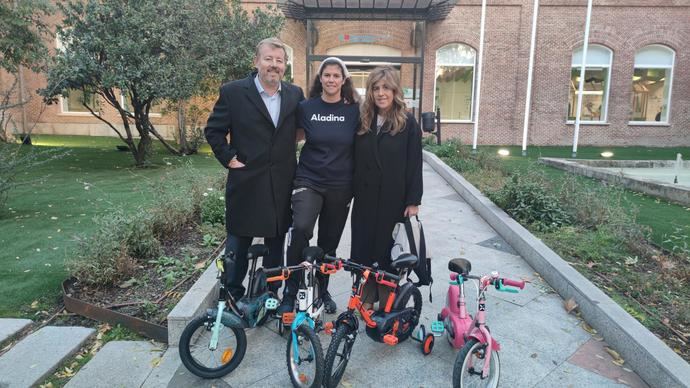 Transfesa Logistics montan bicicletas para la Fundación Aladina