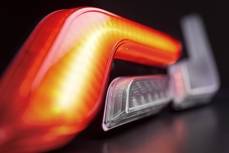 Serie de pilotos LED “Shapeline” para vehículo industrial de HELLA