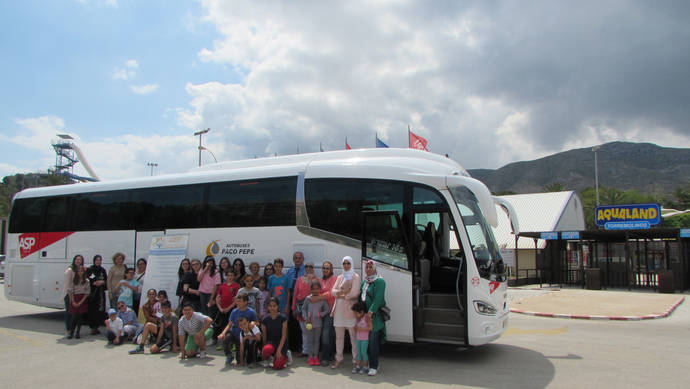 Autobuses Paco Pepe colabora con la Fundación Cirhma y Proyecto Hogar para celebrar jornadas de convivencia