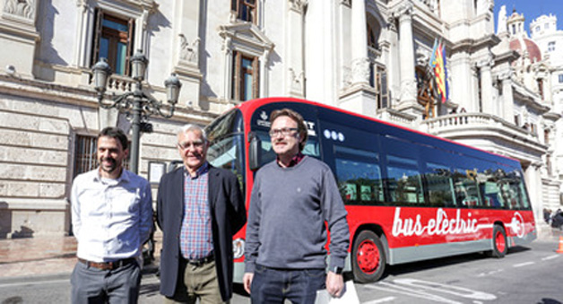 Uno de los nuevos autobuses eléctricos de la ciudad de Valencia.