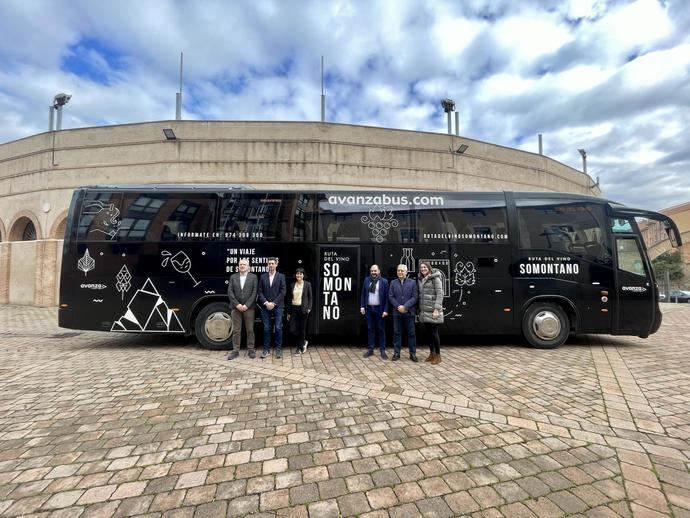 Presentados los itinerarios del Bus del Vino Somontano para 2024