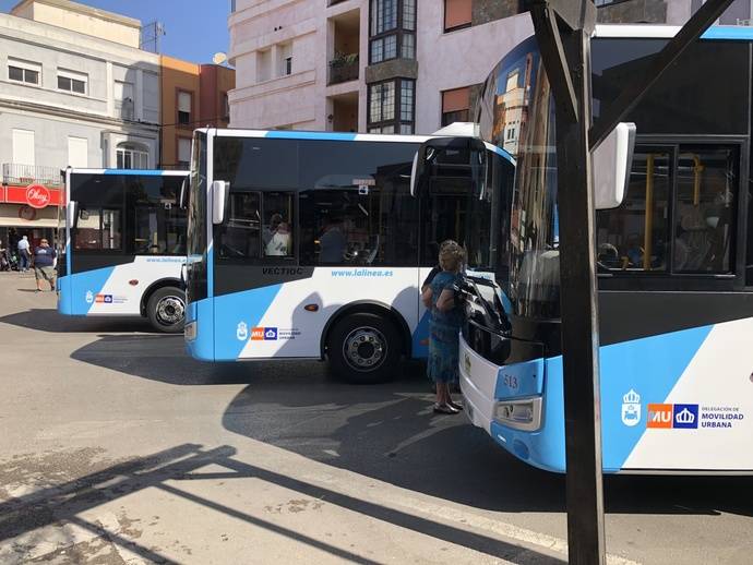 La Línea de la Concepción presenta sus nuevos autobuses de Otokar