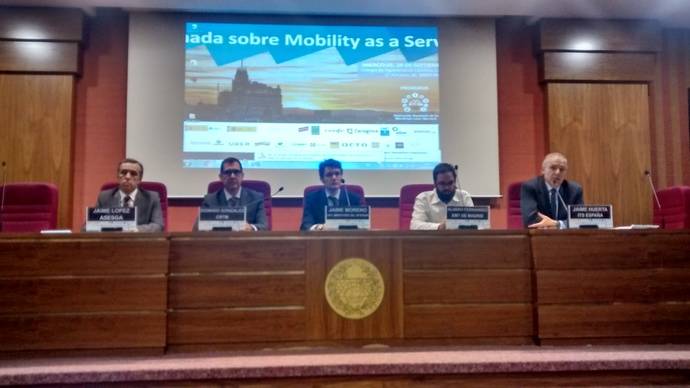 Una de las mesas de ponencias de la jornada sobre 'Mobility as a Service'.