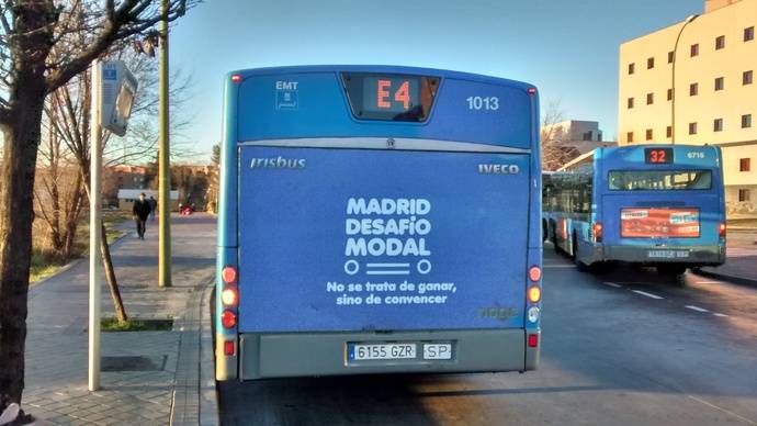 El autobús que participó en la prueba se rotuló especialmente para la ocasión.