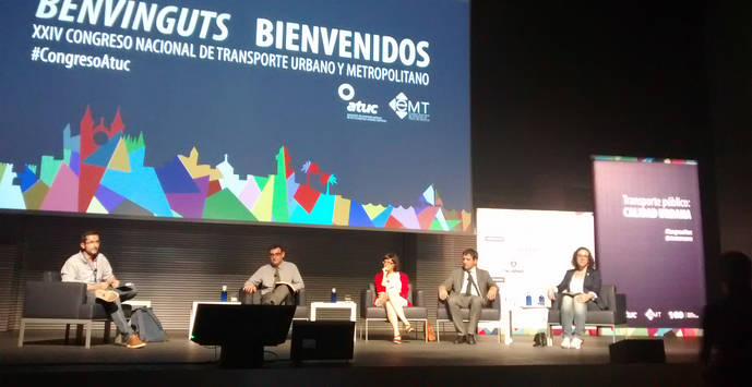 Una de las dos mesas redondas celebradas durante el transcurso del congreso de Atuc.