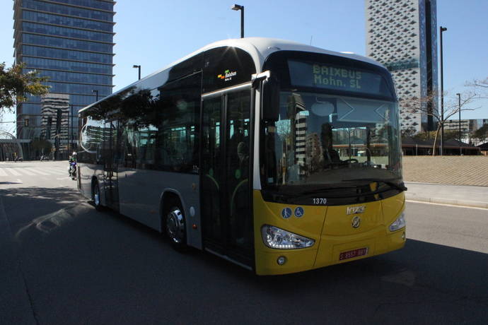 AMB incorpora el primer autobús 100% eléctrico en las líneas del servicio ‘nitbus’