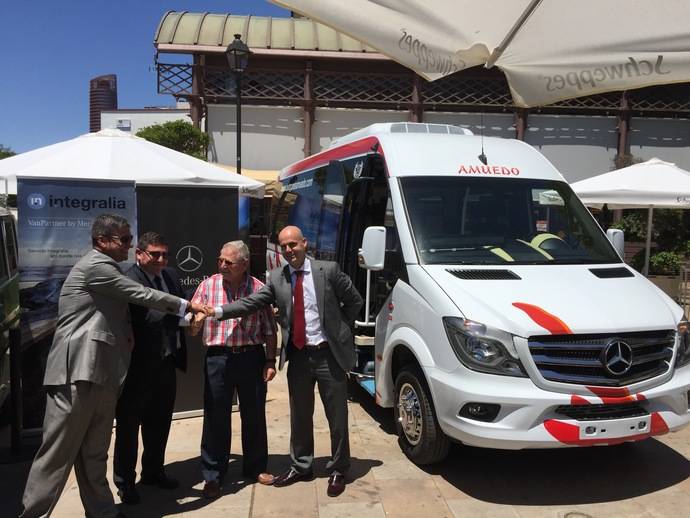 La empresa Autocares Amuedo recibe en Sevilla su Integralia in-tourism XL PMR