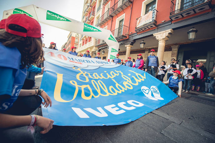 Más de 200 empleados de Iveco participan en la ‘40ª Marcha Asprona Valladolid’