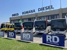 Iveco BUS ha entregado 12 vehículos y 19 minibuses escolares