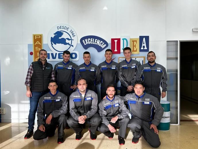 Los primeros jóvenes mecánicos de Iveco completan su formación