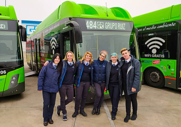 Conductoras de autobús del Grupo Ruiz.