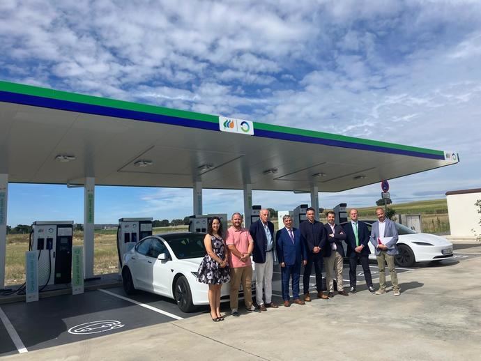 Iberdrola | bp pulse inaugura hub de recarga ultrarrápida en Segovia