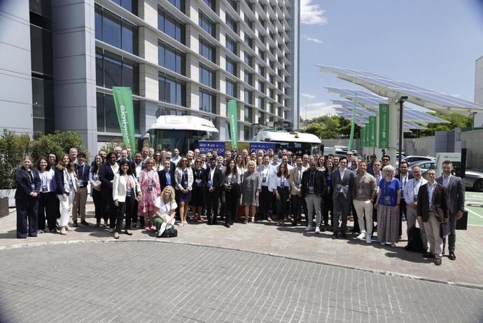 Más de 20 gobiernos se reúnen para impulsar el transporte eléctrico