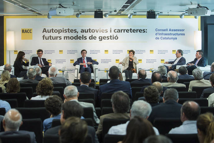 Momento de la jornada “Autopistas, autovías y carreteras: futuros modelos de gestión”.