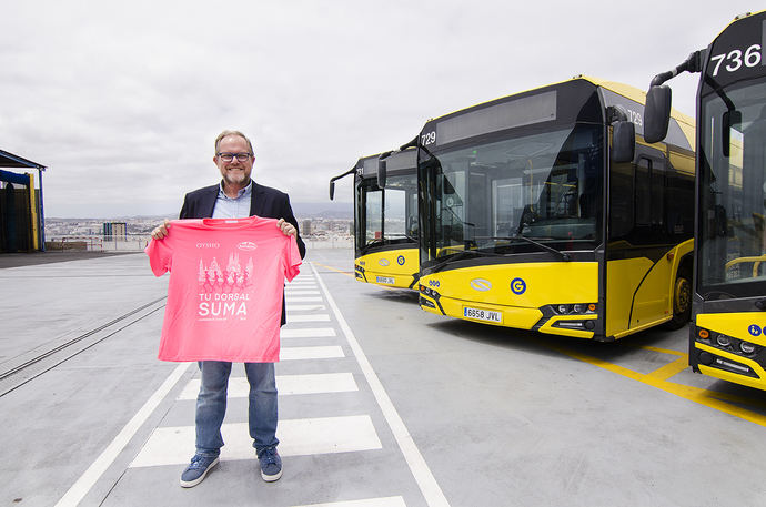 Transporte gratuito para las participantes de la marea rosa de la Carrera de la Mujer