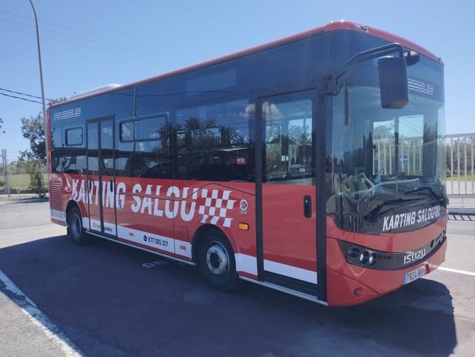 Mobility Bus-Isuzu cierra cinco nuevas entregas de sus autobuses