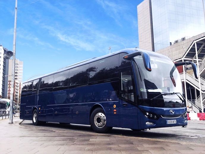 King Long entrega dos autocares U13x Hi-Tech al Grupo Tabor