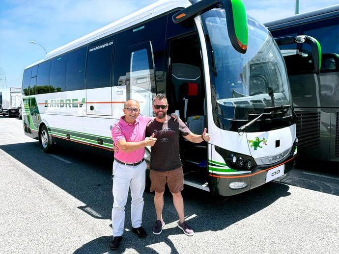 Autobuses Janla suma a su flota un King Long C10 autoportable