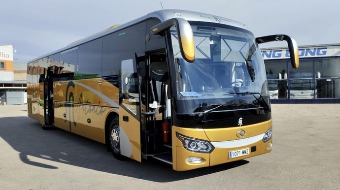 Autobuses Francisco Antonio adquiere un King Long U13x autoportable