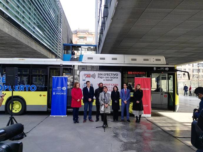 Presentación del pago sin contacto en los autobuses de la EMT de Madrid.