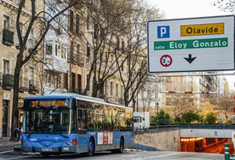 Entrada al aparcamiento de Olavide.