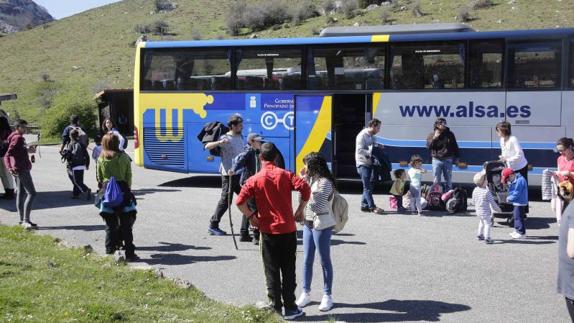 El acceso a los Lagos de Covadonga compete a la DGT